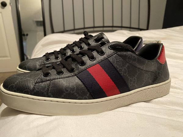 Selling size 7 Gucci shoes straight from store slightly worn for Sale in Mesa, AZ - OfferUp