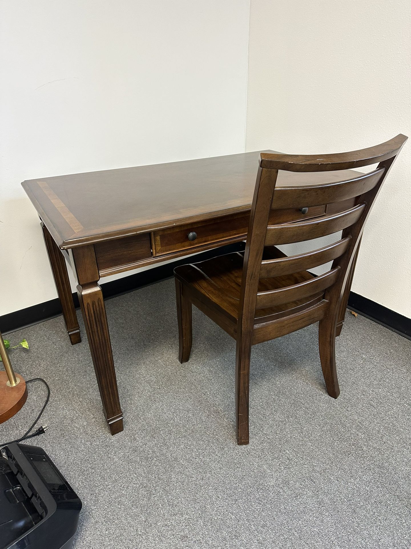 Nice Wooden Desk With Chair 