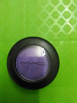 MAC - make up eye shadow