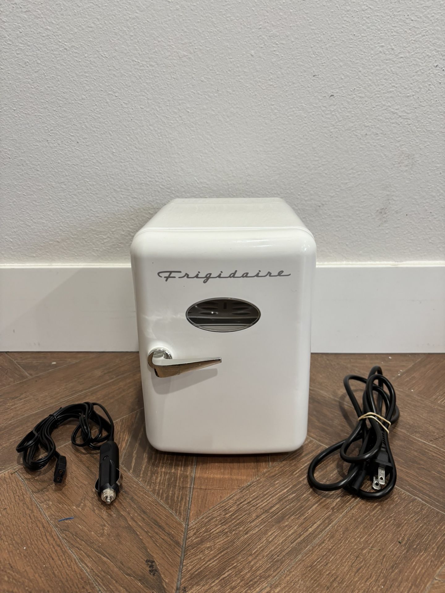 Frigidaire Mini Portable Fridge White