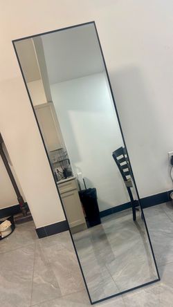 Standing mirror
