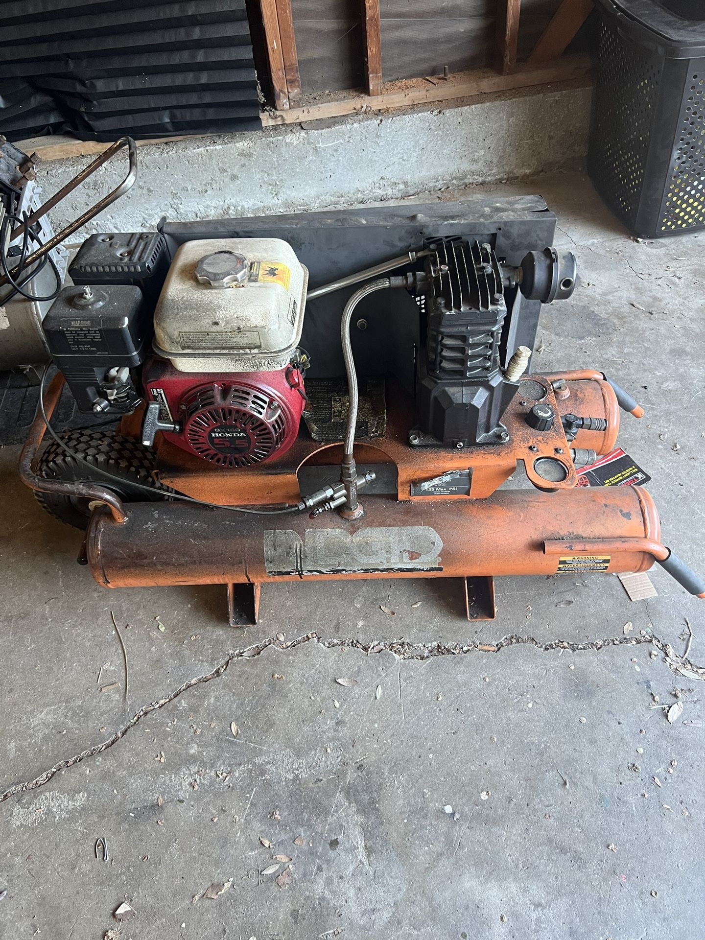 RIDGID AIR COMPRESSOR