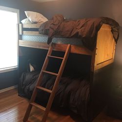 Wood twin bunk beds (1 mattress included )