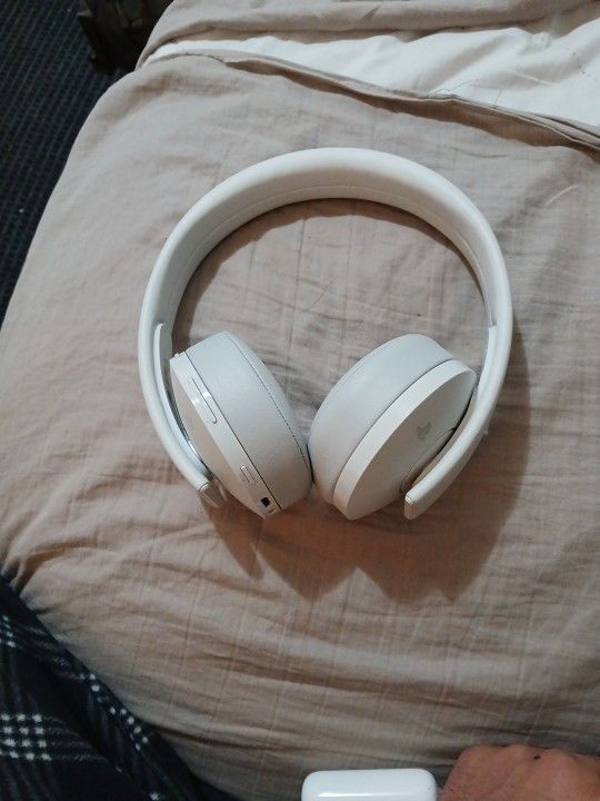 Playstation Gold Wireless Headset!!!