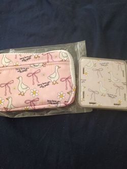Goose wristlet and pen box