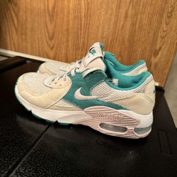 Nike women’s Air Max