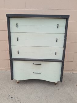 Vintage dresser