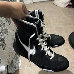 Nike boxing shoes 7.5