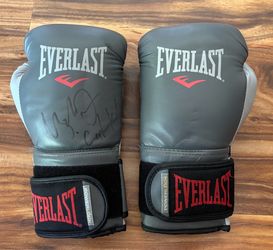 UFC STAR-URIJAH FABER AUTOGRAPHED UFC/MMA FIGHT GLOVES