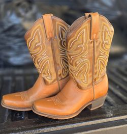 Womens boots 8 ½
