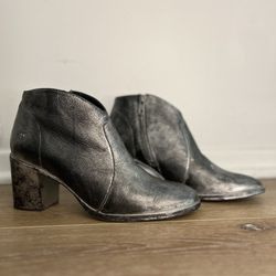 Frye Ankle Boots Silver Leather Women’s Size 7