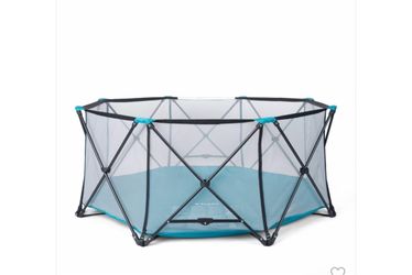Portable play yard
