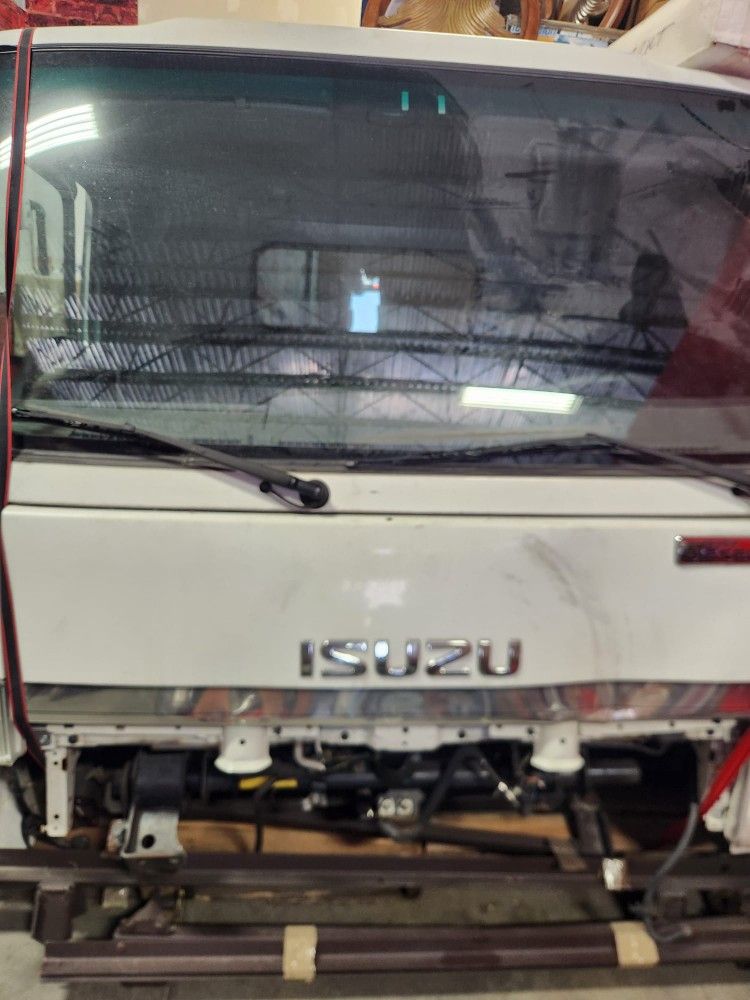 ISUZU TRUCK PARTS