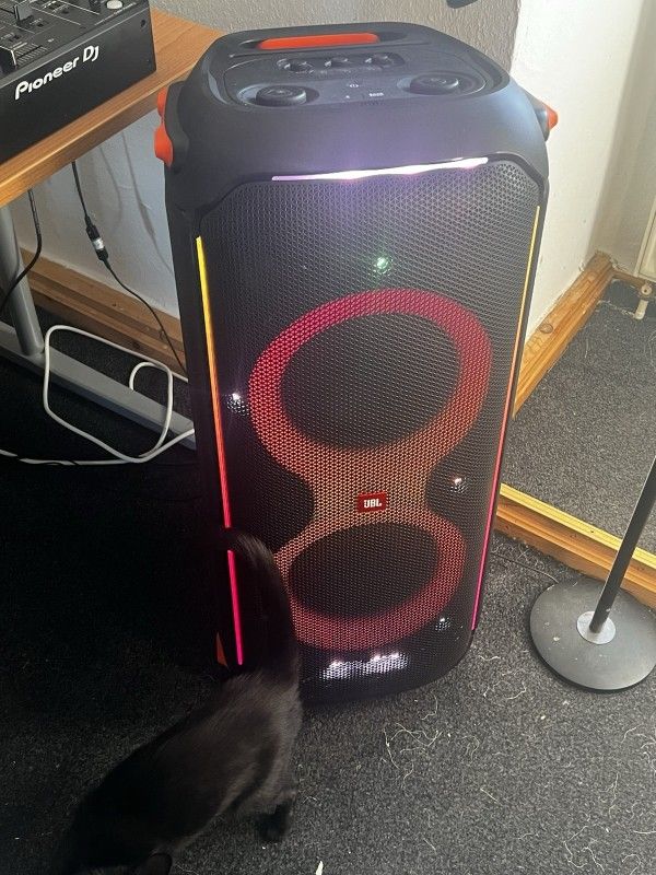 JBL PartyBox 710 Bluetooth Speaker