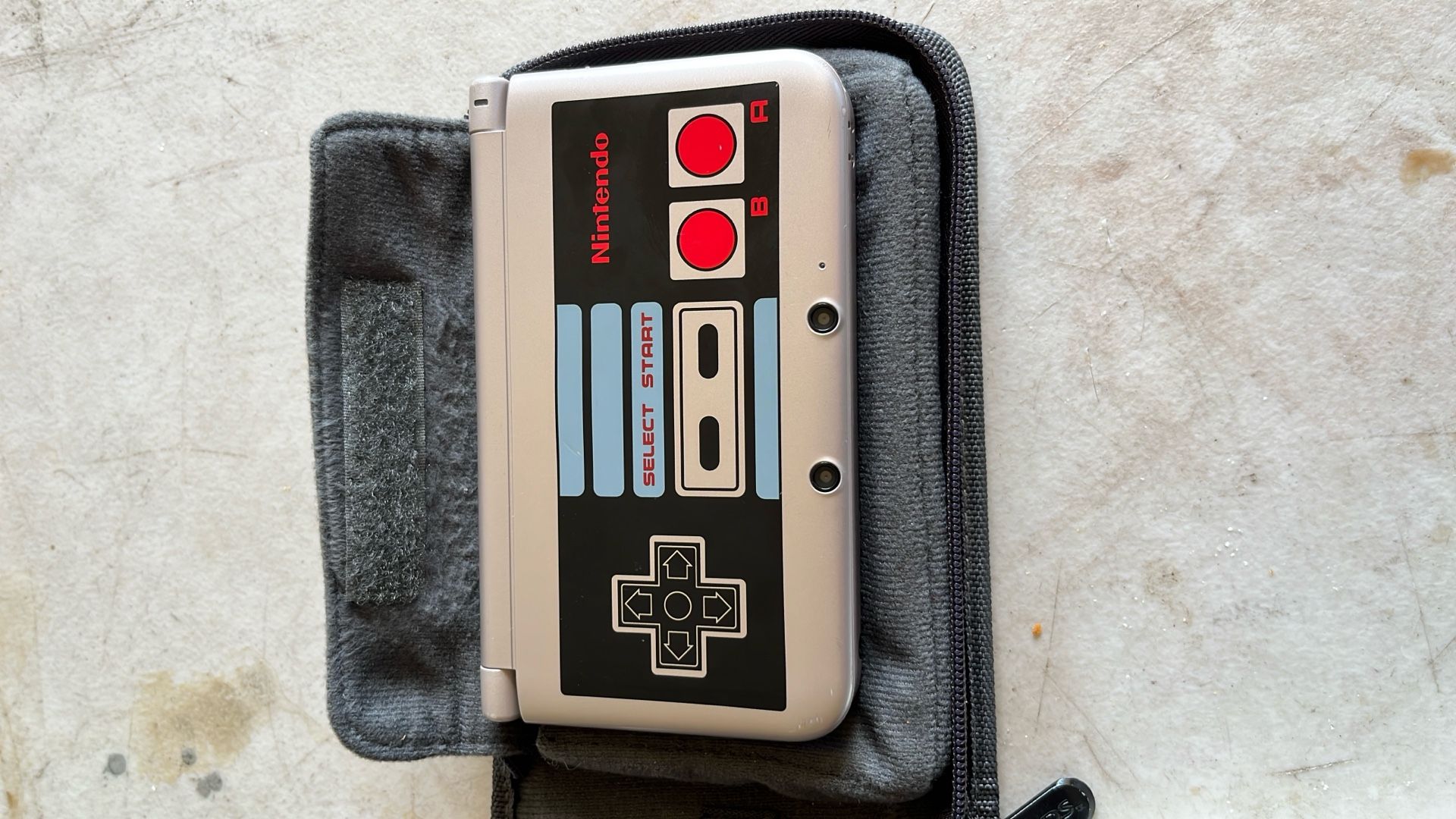 Nintendo 3DS XL NES Edition