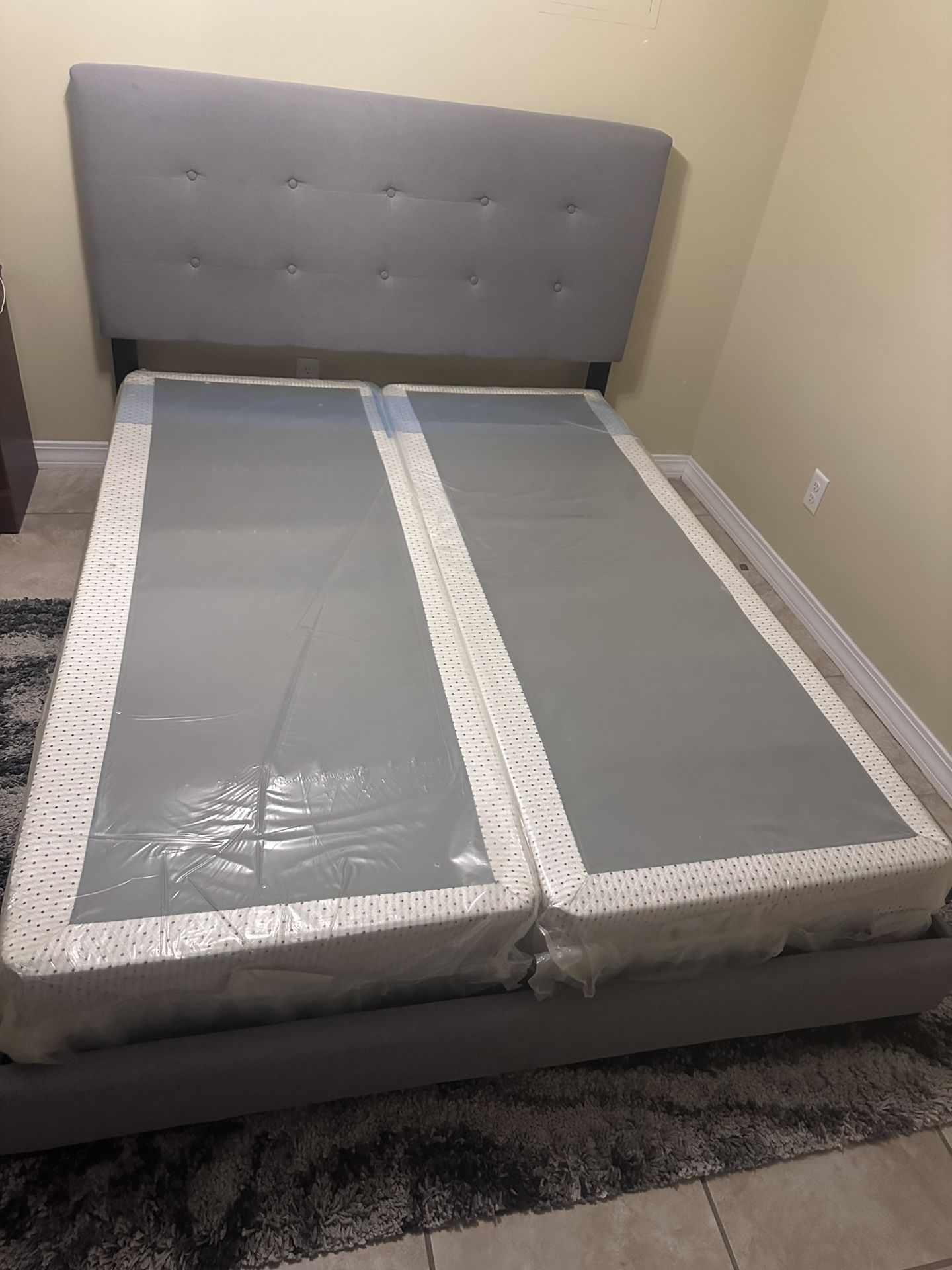QUEEN SIZE BED