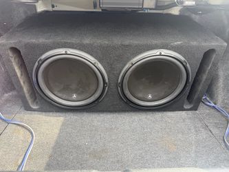 Jl audio w3v3  12s / kicker amp