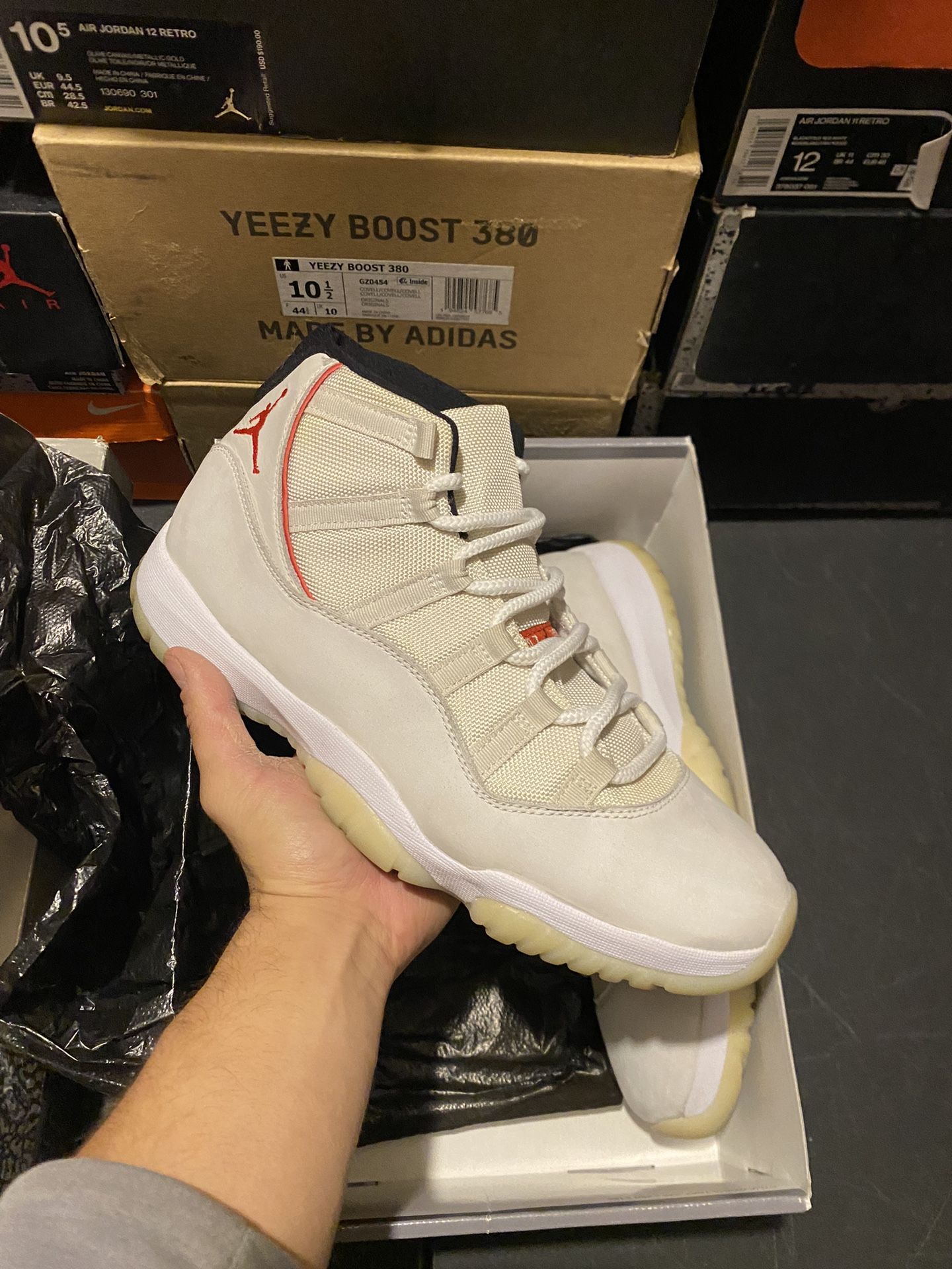 Jordan Platinum Tint 11s size 11 USED But Clean