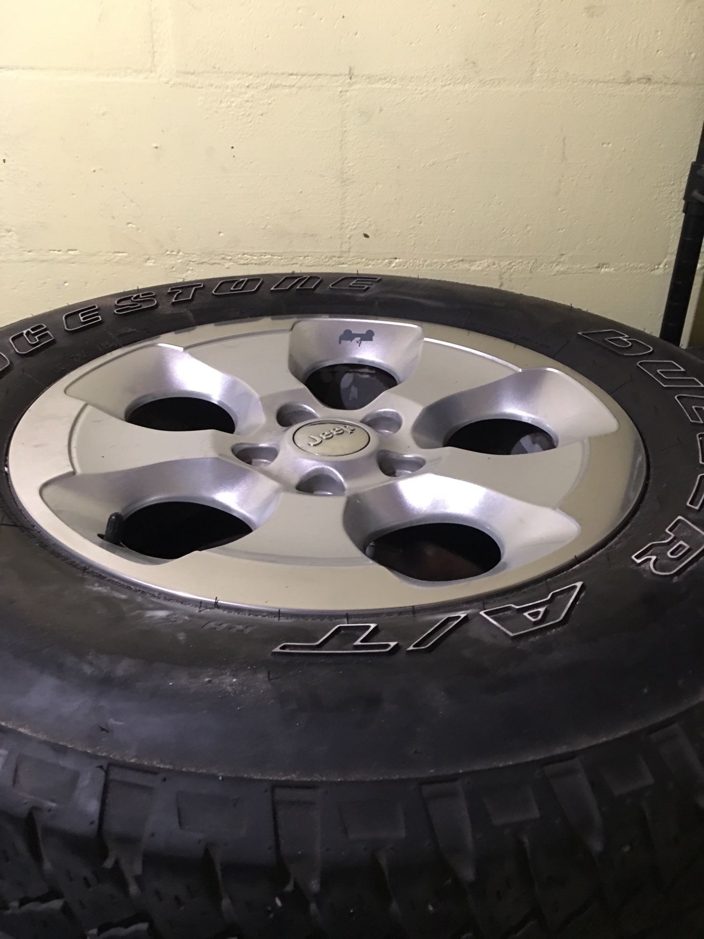 Jeep Wrangler Sahara wheels with Tires $400:00