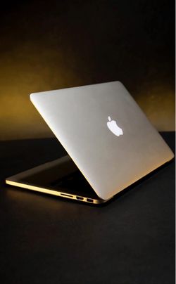 Apple MacBook Pro 13” Retina i5/8GB/256GB SSD $180