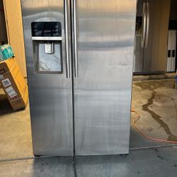 Refrigerator 