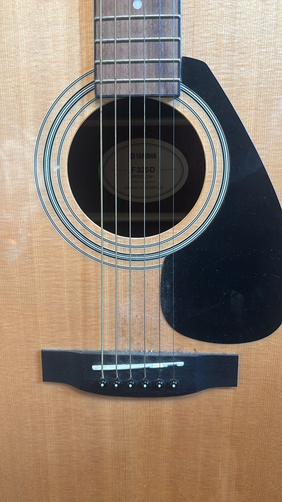 Yamaha Guitar F325D