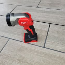 Milwaukee V18 Working Ligth 