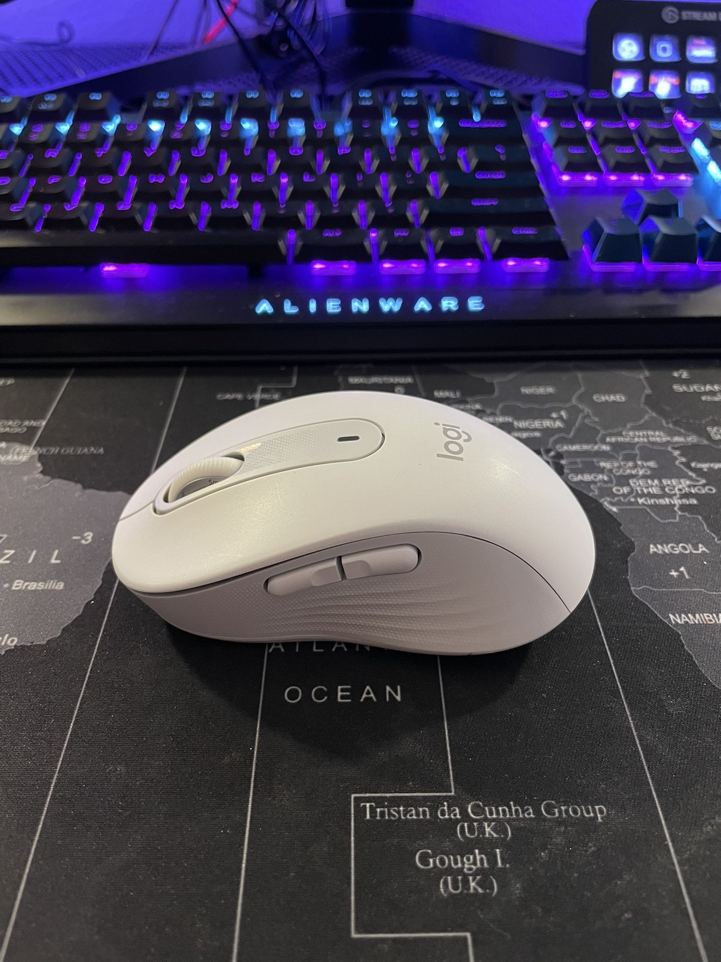 Logitech Signature M650 Wireless Mouse