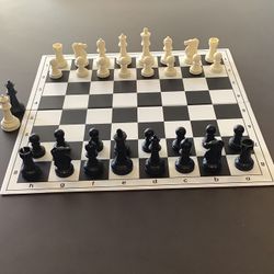 PVC FOLDING CARDBOARD CHESS BOARD BRAND NEW 