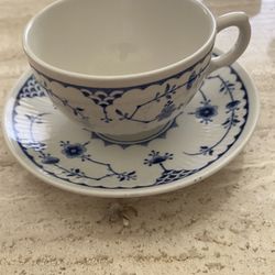 Teacup & saucer 