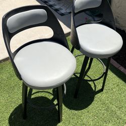 Bar stools High chairs 