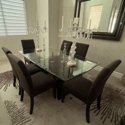 MINT Cond. Dining Set For 6