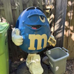 4ft Tall Blue M&M Peanut Toy Status 