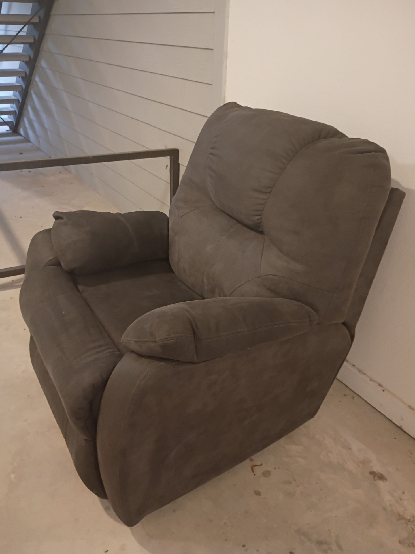 Gray Microfiber Recliner Chair for Sale in San Antonio, TX - OfferUp
