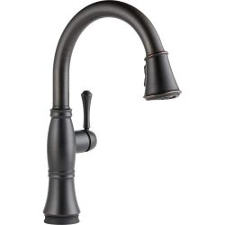 Brand New Delta Cassidy Pull Down Kitchen Faucet 