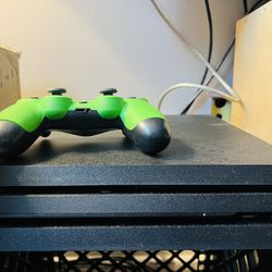 1TB PS4 PRO w/cords, controller & headset 