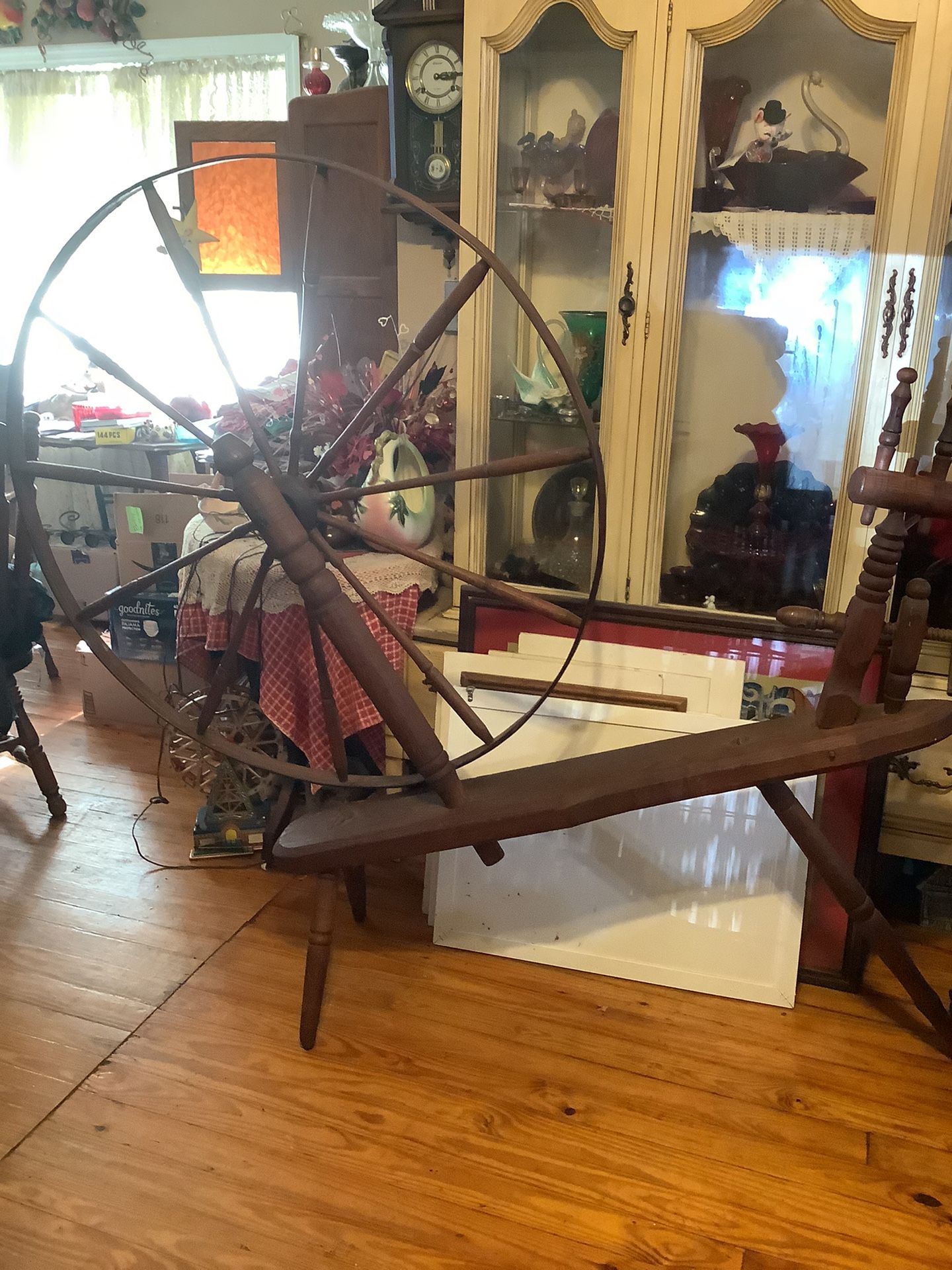 Vintage Antique Solid Wood Spinning Wheel   Wheel In Round Perfect Balance Large Wheel 