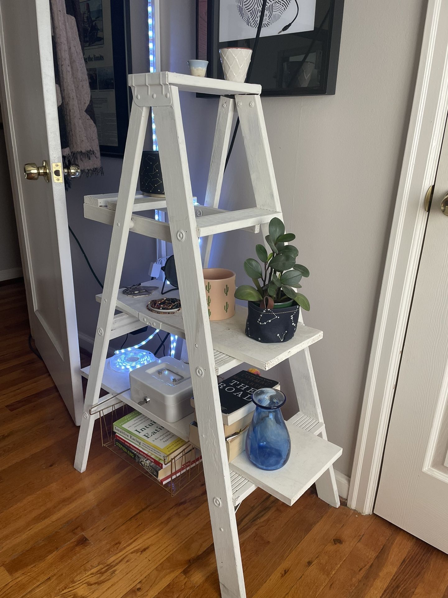 White Ladder Shelf