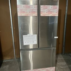 (DEAL OF THE DAY) 3-Door French Door Retrigerator with Beverage Center in Stainless steel