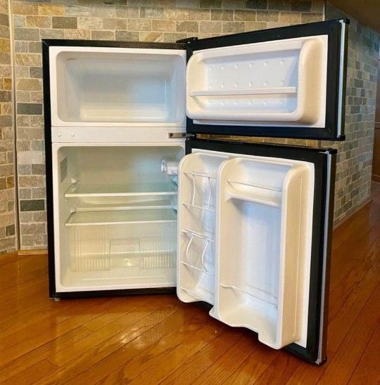 Working Mini Fridge & Freezer