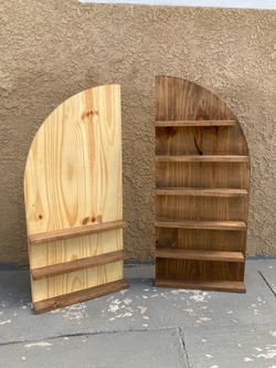 Wood stand for pastry and snacks.