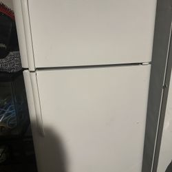 Fridgedaire Refrigerator