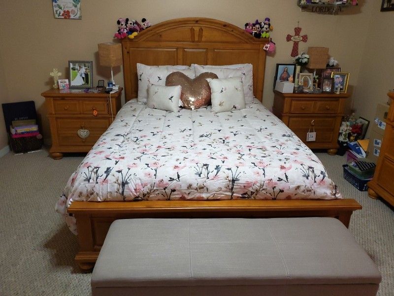 Entire Queen size bedroom including nightsstands, lamps and armiour, dresser with mirror