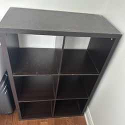 📦 URGENT SALE – 6-Cube Organizer Shelf – Must Go!