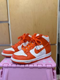 NIKE JORDANS
