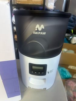 Automatic pet feeder