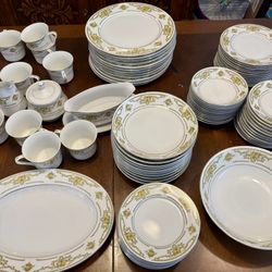 Huge Lot Of Contemporary Classic Fine China Made In Japan