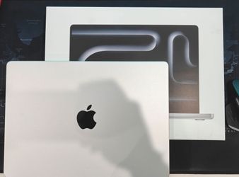 2026 MacBook Pro 14" M5 Silver – 16GB/512GB – 4 Cycles – $1,350