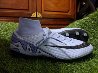 Soccer cleats us size 6.5