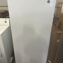 GARAGE READY GE® 14.2 CU. FT. FROST-FREE UPRIGHT FREEZER can deliver  Retail price 700$